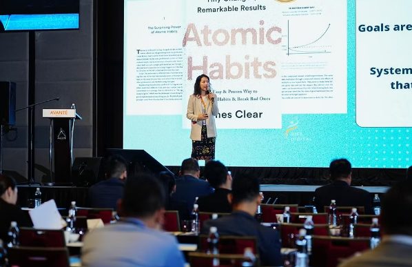 Keynote with Atomic Habits systems slide